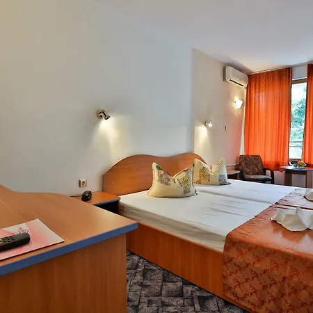 Kamchia Park 3*